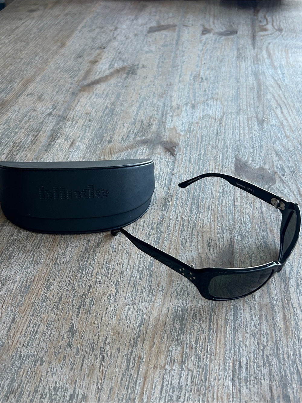 Women’s Black Sunglasses with Protective Case
